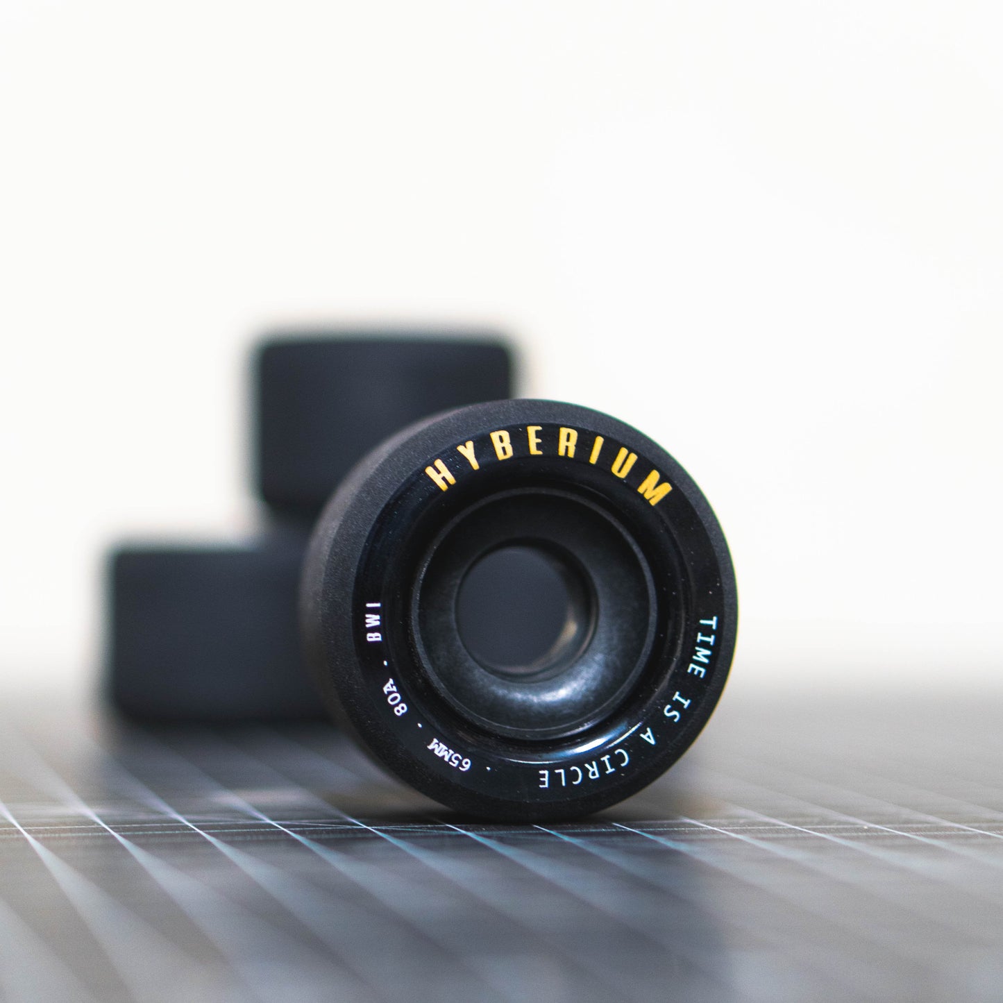 Ruedas Hyberium negras de 65 mm
